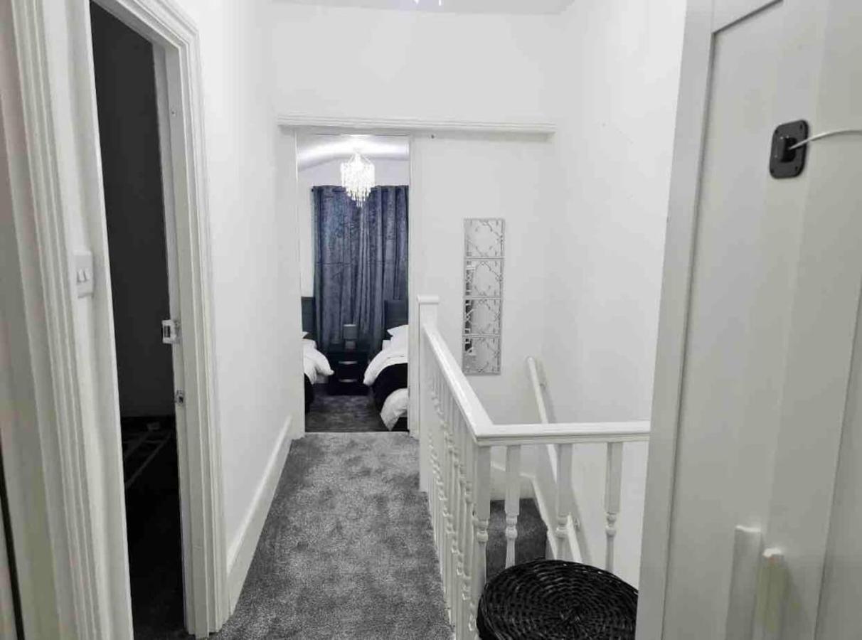 L A Place Croydon, London Villa Norwood Ngoại thất bức ảnh