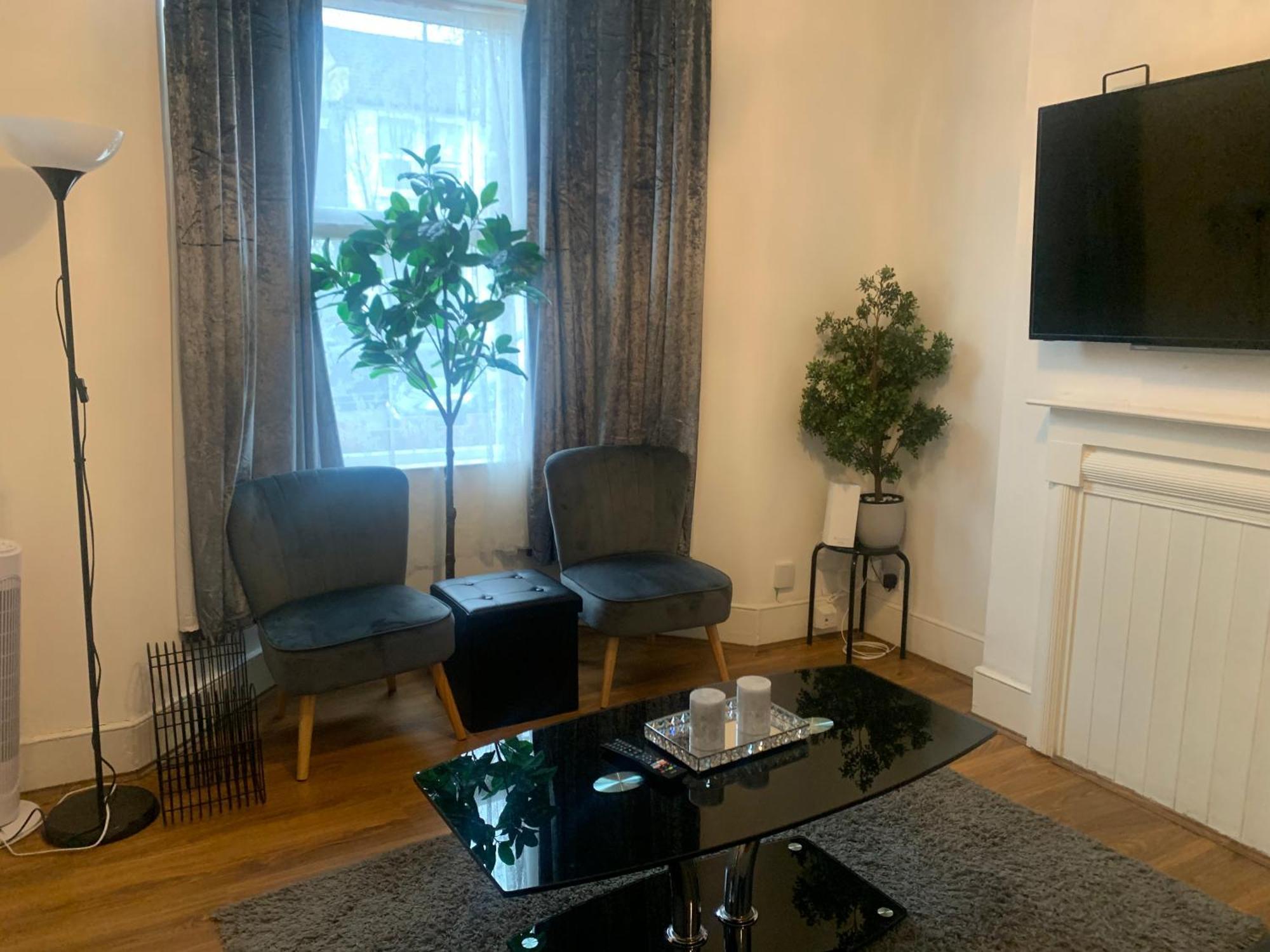 L A Place Croydon, London Villa Norwood Ngoại thất bức ảnh