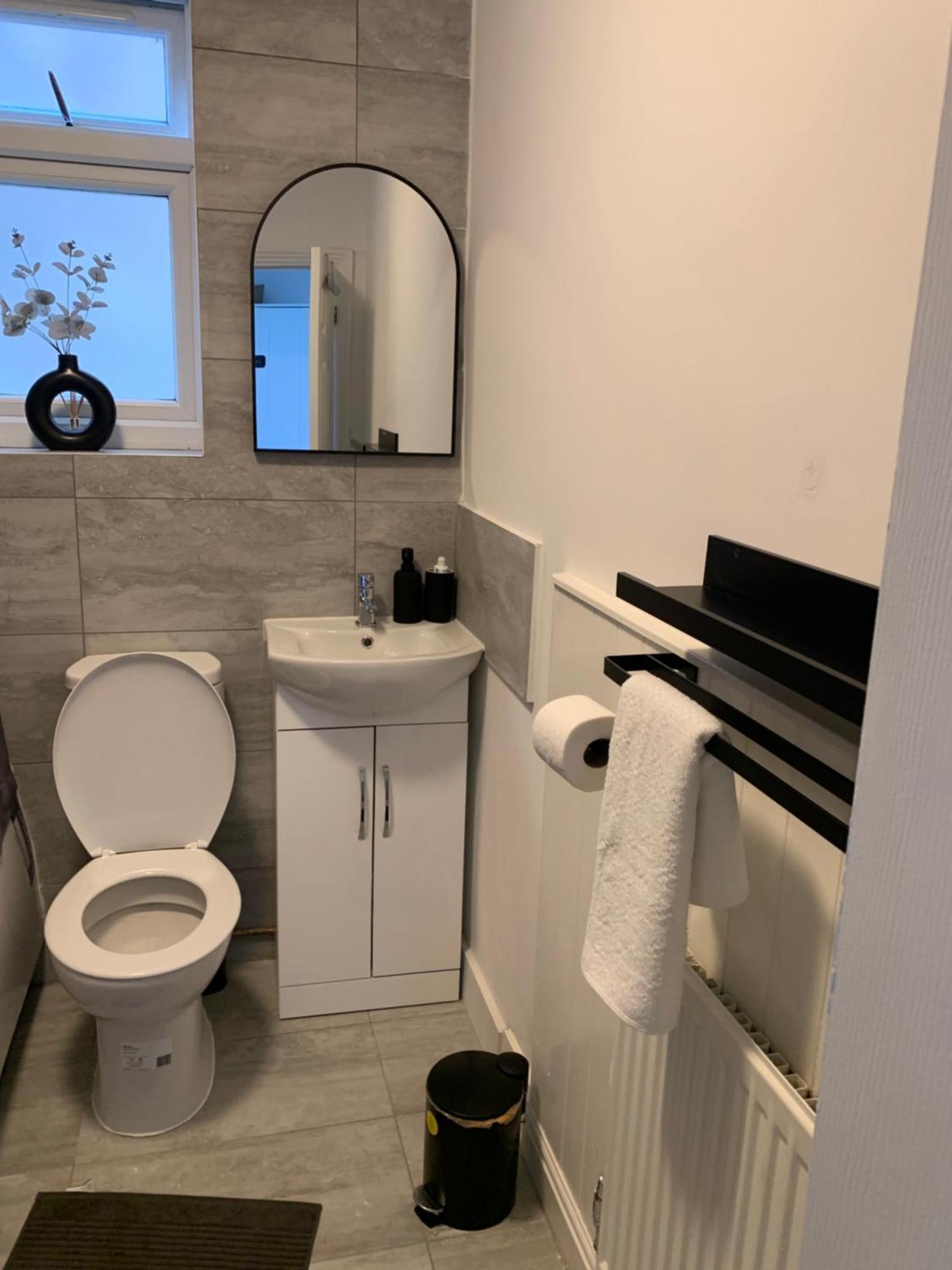 L A Place Croydon, London Villa Norwood Ngoại thất bức ảnh